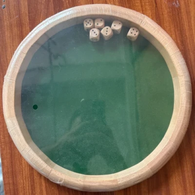 Piste de dés en bois avec 6 dés 16mm